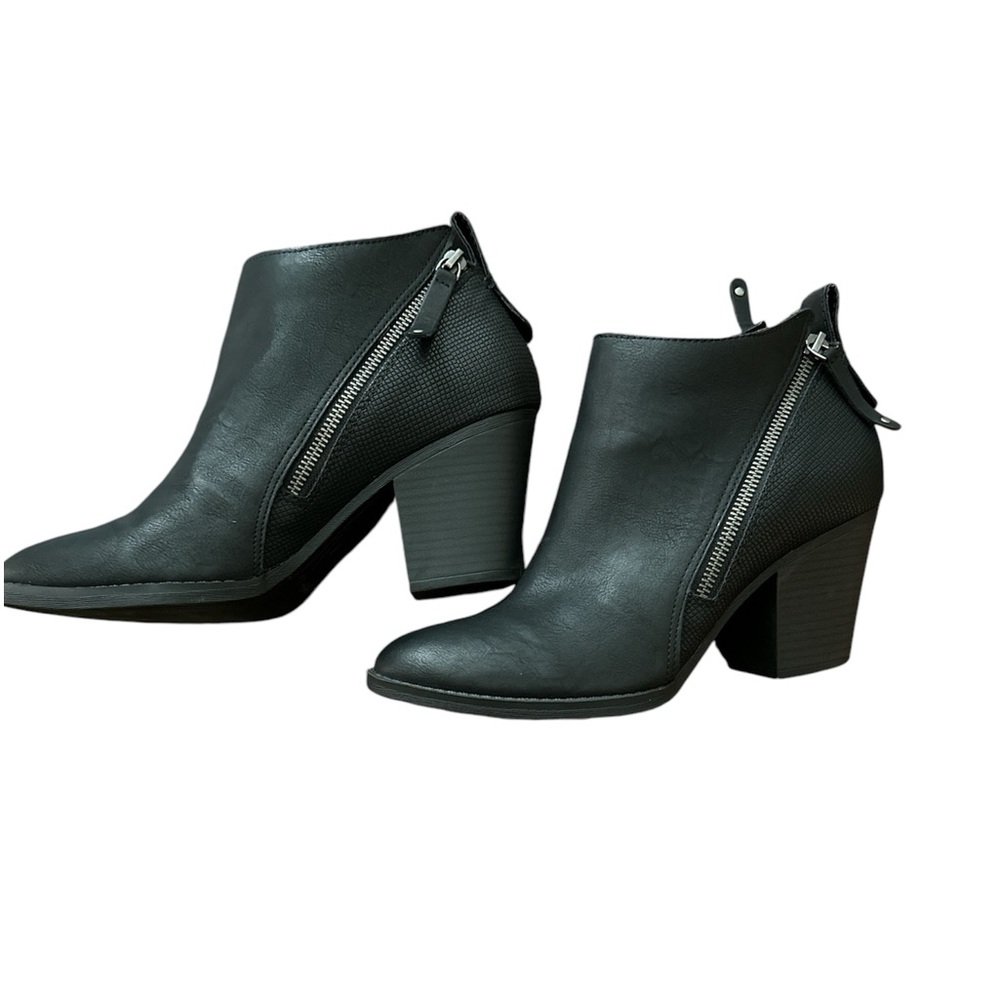 Dolce vita double zipper ankle bootie